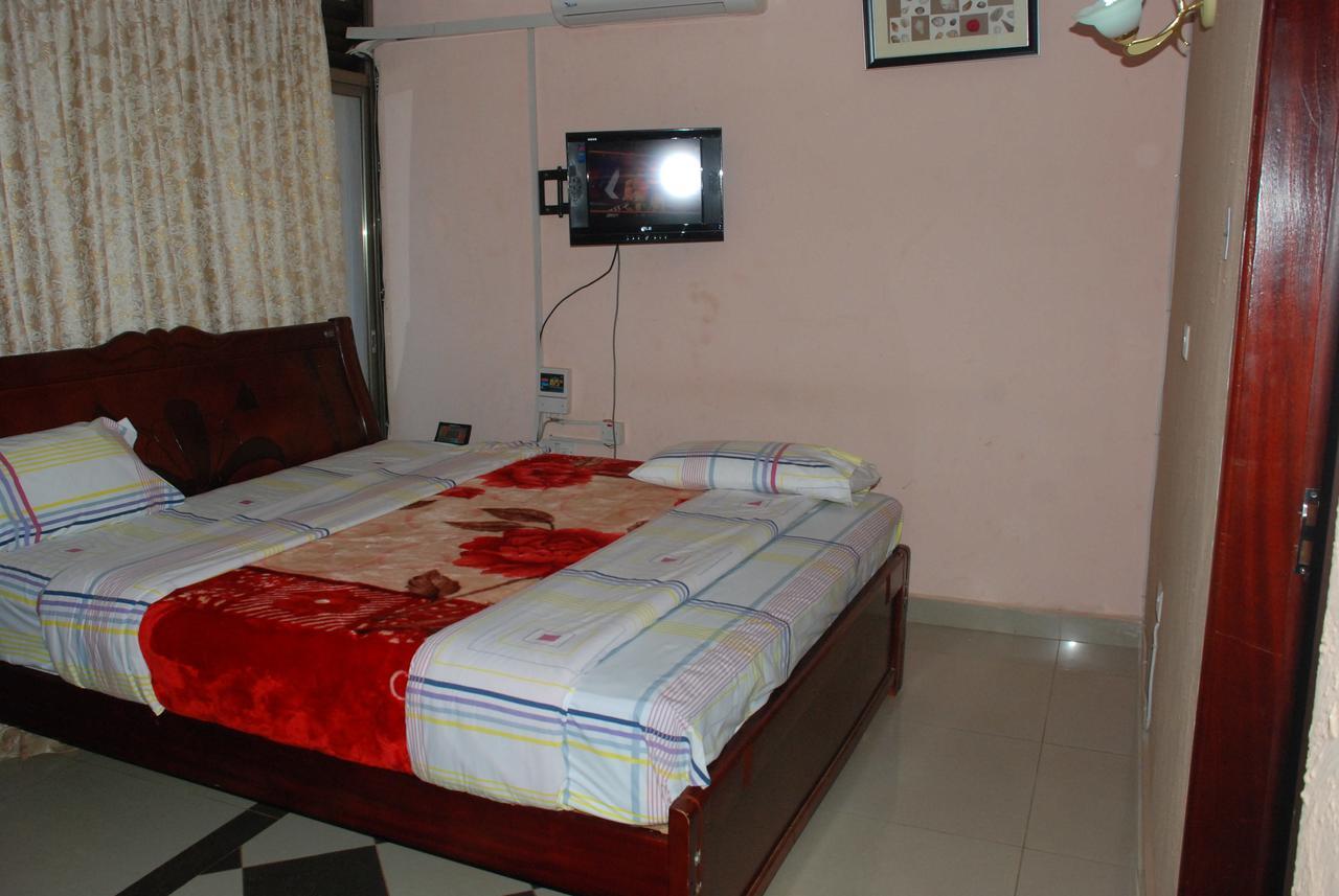 Unik Hotel Kireka Habitación foto